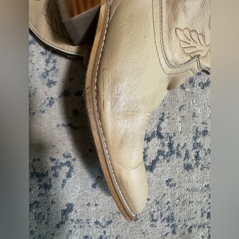 ACME Cream Heeled Western Boots - Picture 3 of 4